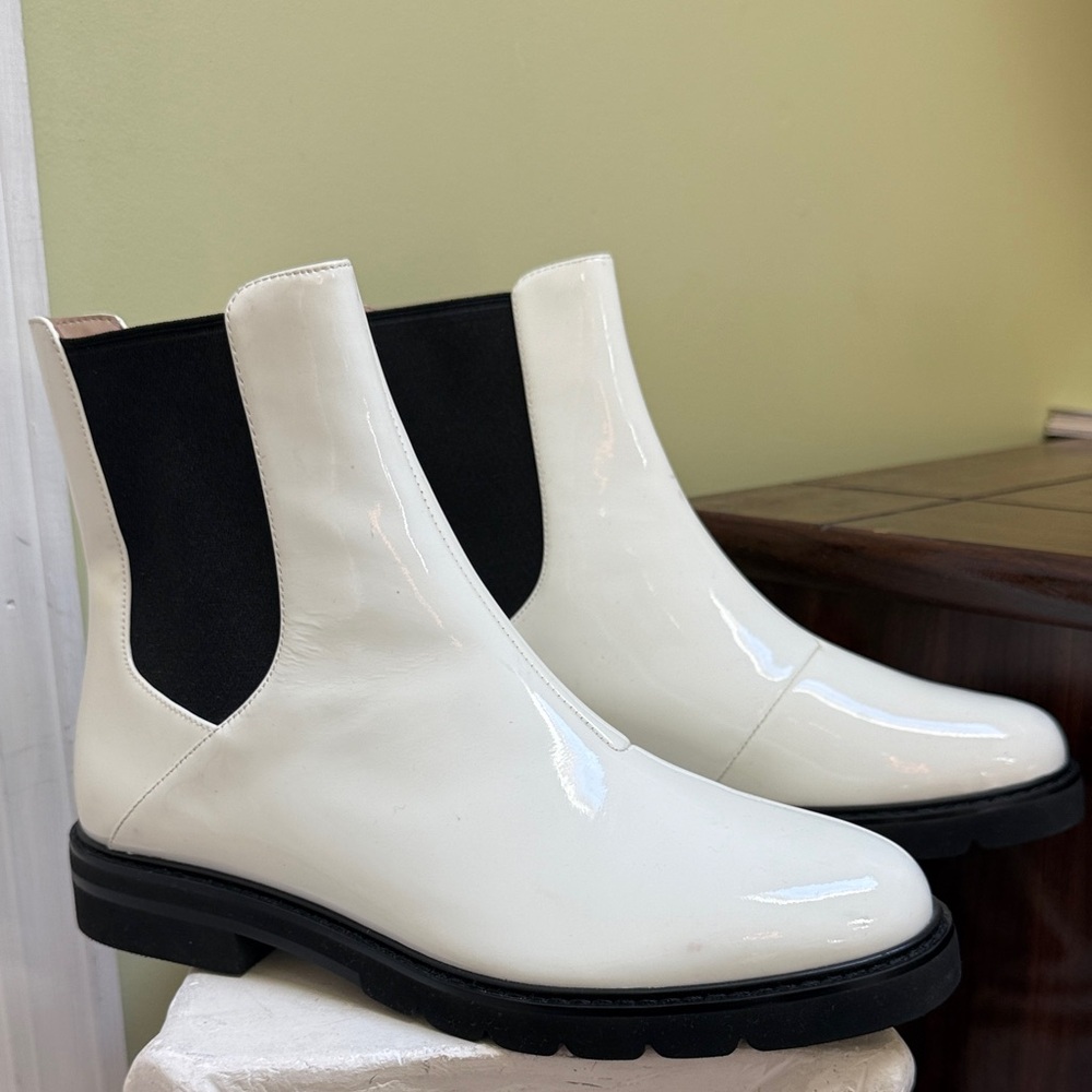 Stuart Weitzman white Yuliana 60MM Chelsea Booties size 8 women H31N4 - Picture 3 of 11
